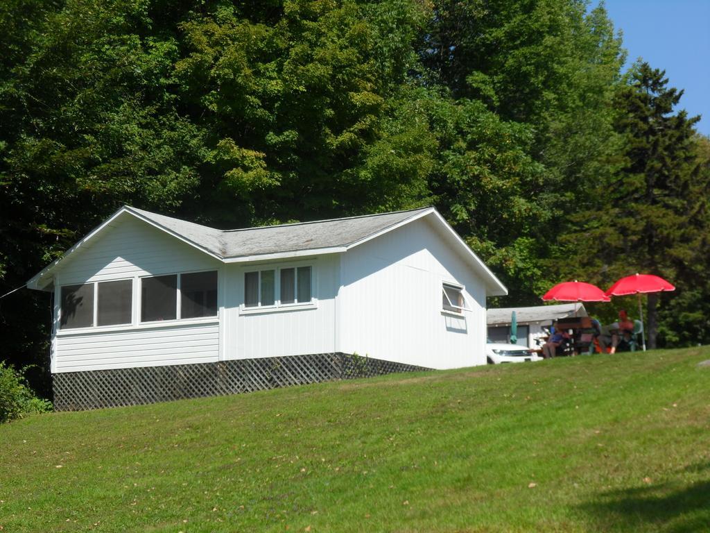 White Oak Motel & Cottagesホールダーネス エクステリア 写真