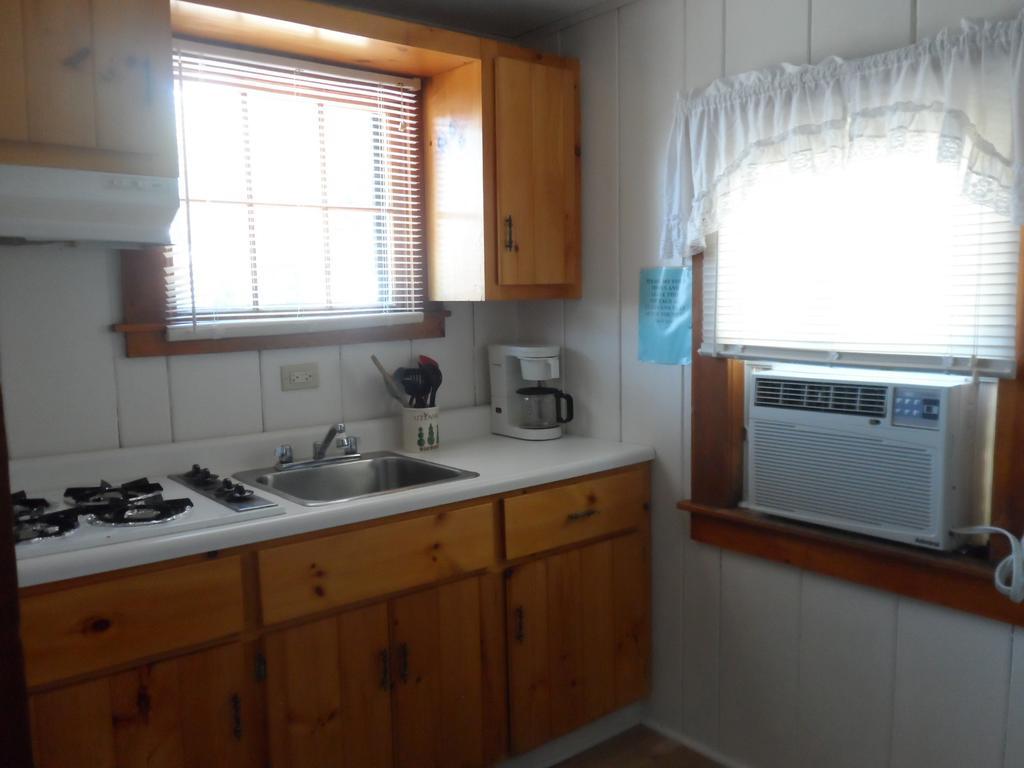 White Oak Motel & Cottagesホールダーネス 部屋 写真