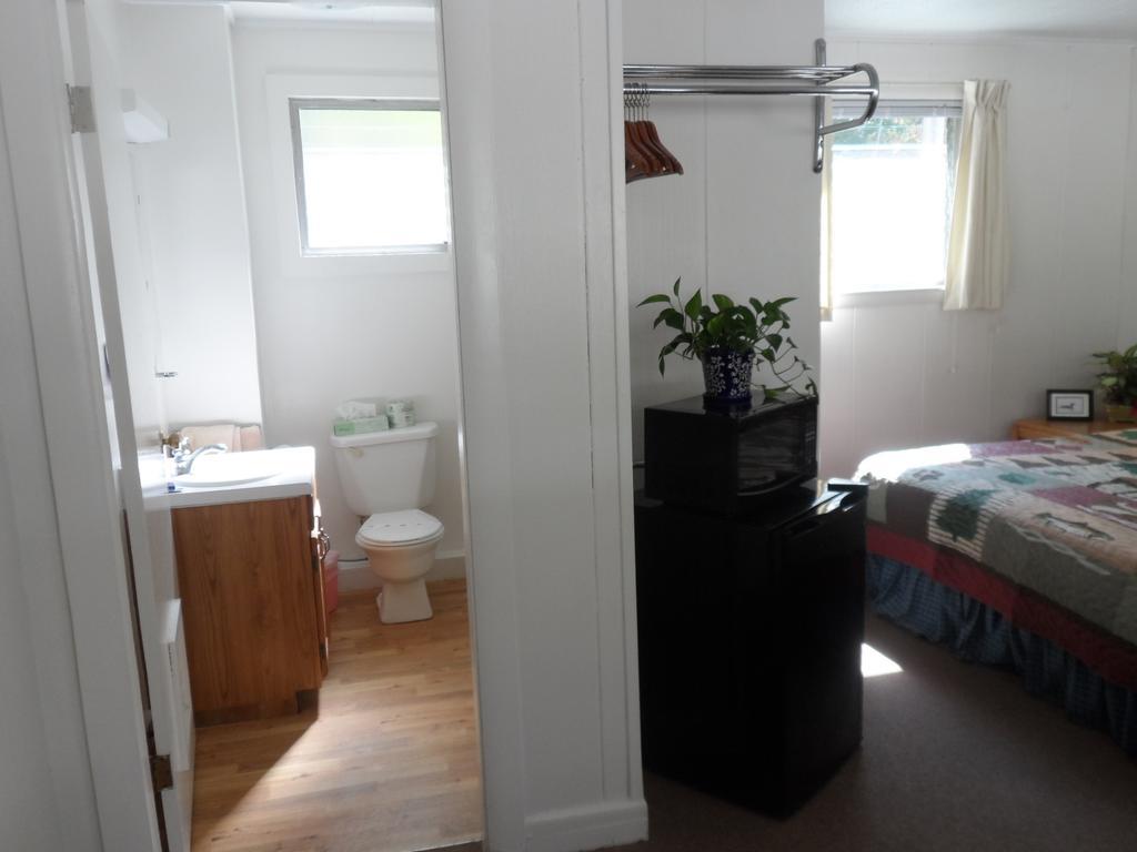 White Oak Motel & Cottagesホールダーネス 部屋 写真