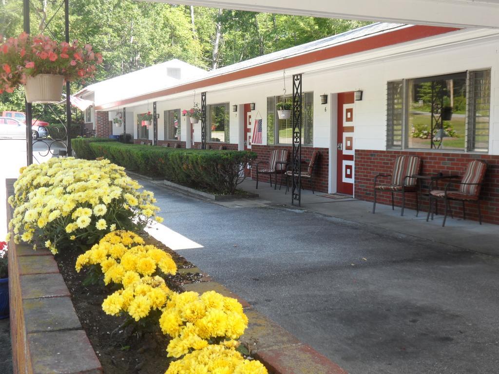 White Oak Motel & Cottagesホールダーネス エクステリア 写真