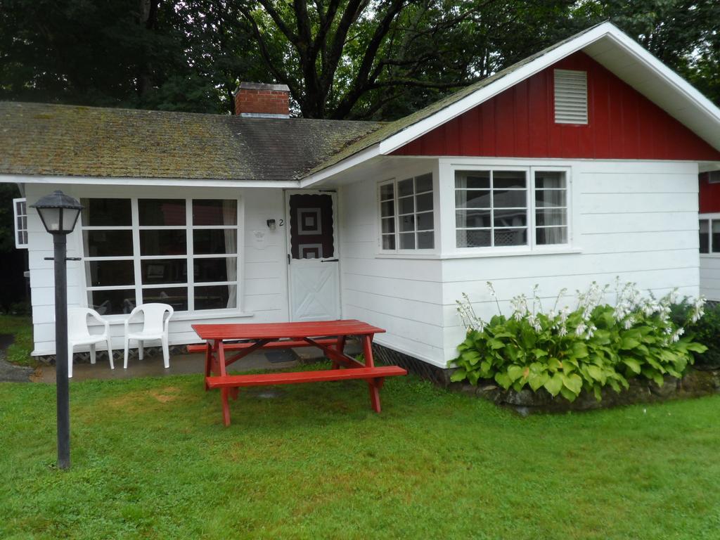 White Oak Motel & Cottagesホールダーネス 部屋 写真