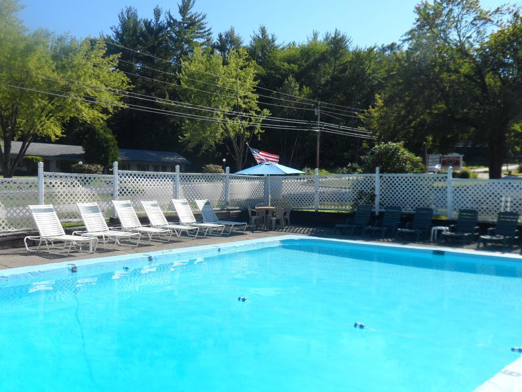 White Oak Motel & Cottagesホールダーネス エクステリア 写真