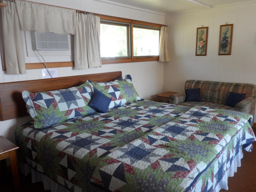 White Oak Motel & Cottagesホールダーネス 部屋 写真